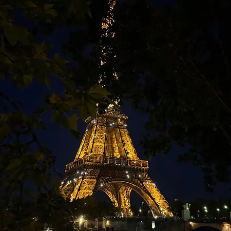 Spacious In With Air Conditioning And Kitchen And 10 Mins To Eiffel Tower&5mins To Metro Paris